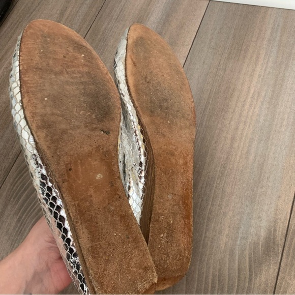 Stuart Weitzman silver leather snakeskin derby lace up shoes size 9.5 - Picture 6 of 7